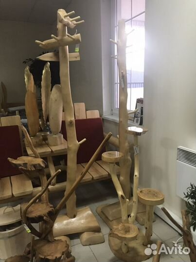 Вешалка напольная из дерева