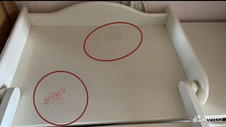 Детская кроватка и пеленальный комод