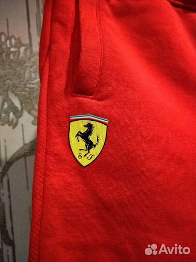 Детские красные шорты от Scuderia Ferrari