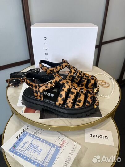 Босоножки женские