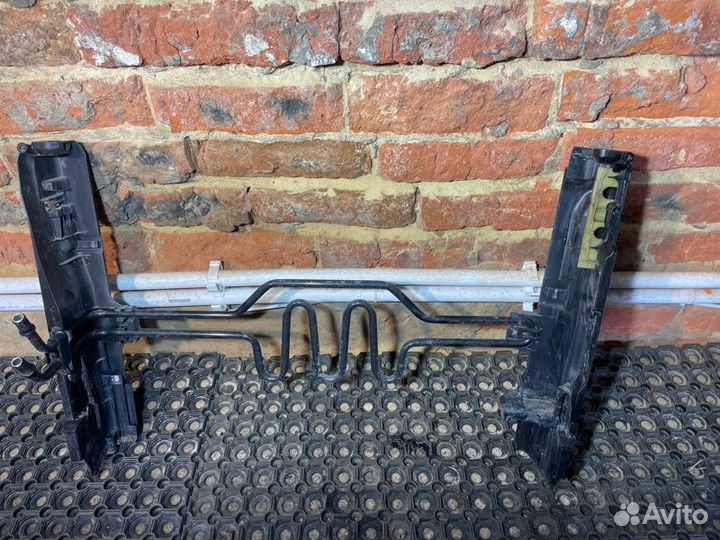 Рамка радиатора Bmw X1 E84 N20B20 2012