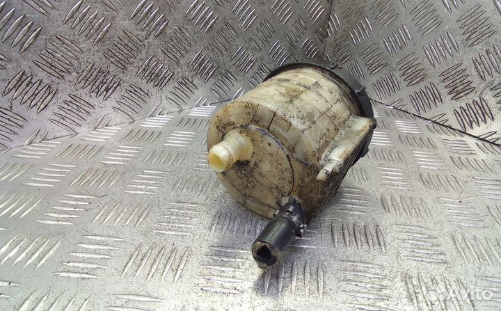 Бачок гура на Volkswagen Transporter T4