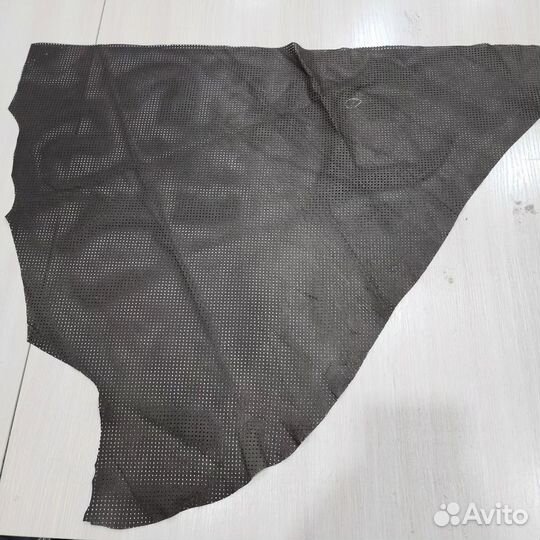 Лоскут натурал. перфорированной замши 35 кв. дм