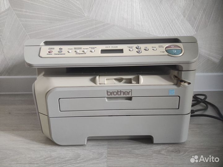 Мфу принтер Brother DCP 7030R лазерный ч/б