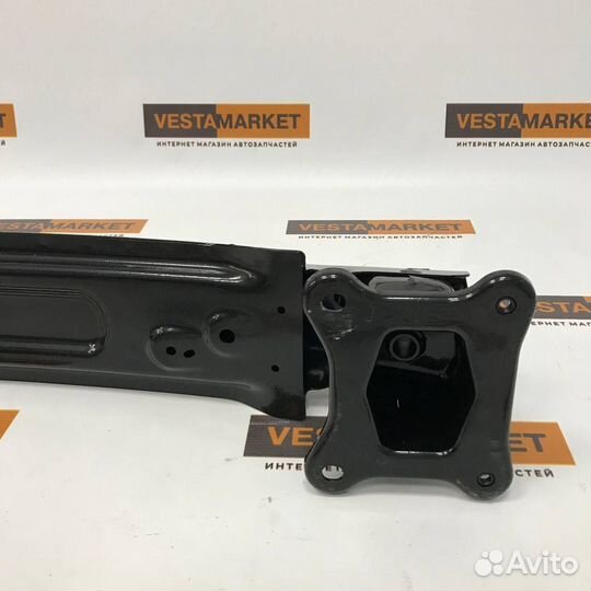 Усилитель переднего бампера Веста