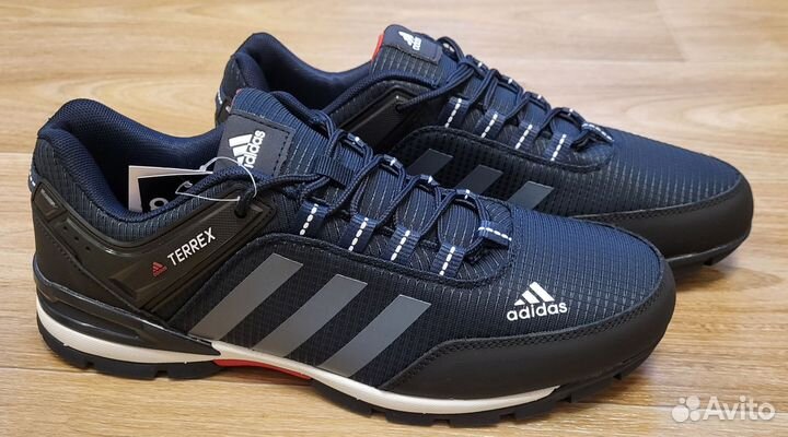 Кроссовки Adidas