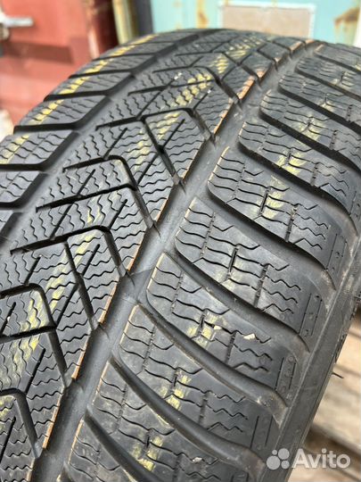 Pirelli Winter Sottozero 3 245/40 R19