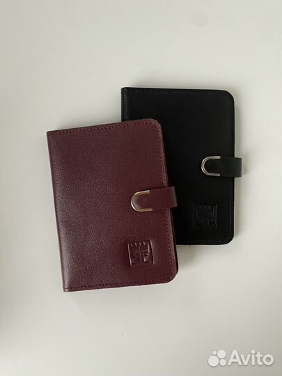 Обложка из натуральной кожи с клепкой