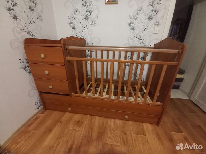 Детская кроватка трансформер с комодом