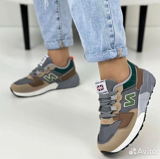 Кроссовки женские New Balance