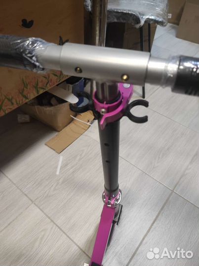 Новый самокат для девочки