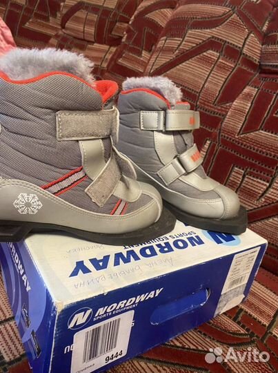 Ботинки лыжные