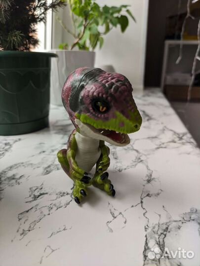 Робот Fingerlings Untamed Raptor