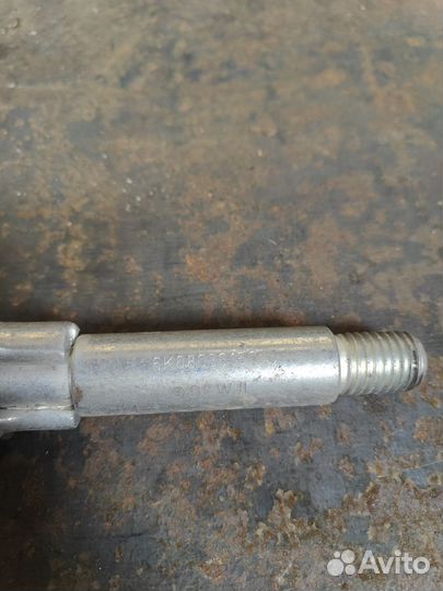 Буксировочный крюк Volkswagen polo 6к0803615с