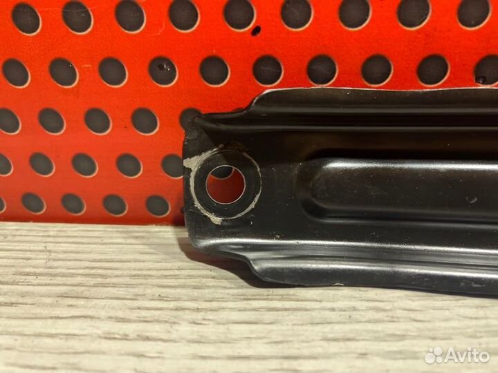 Кронштейн подрамника Mercedes-Benz S W222 2018