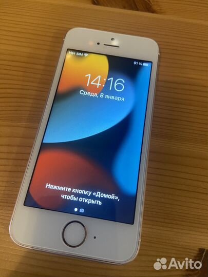 iPhone SE, 16 ГБ