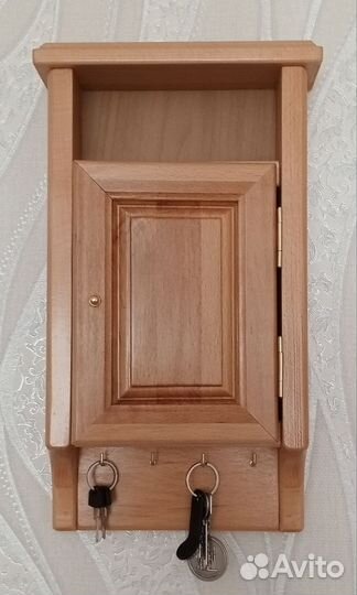 Ключница настенная из массива лиственницы