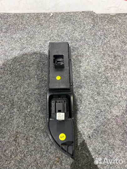 Блок управления стеклами Volkswagen Passat Cc 358