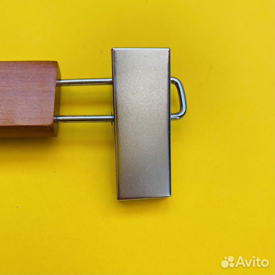 Вешалка для брюк или юбок