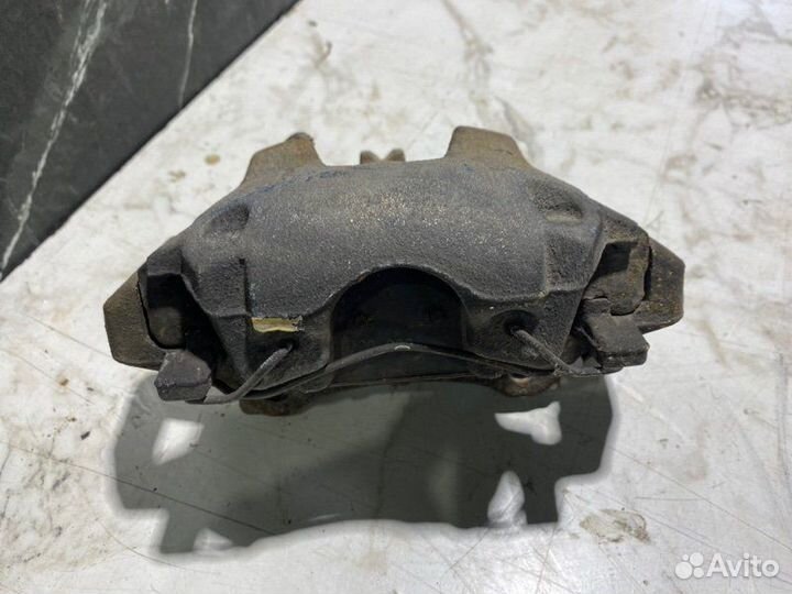 Суппорт тормозной передний правый Renault Sandero