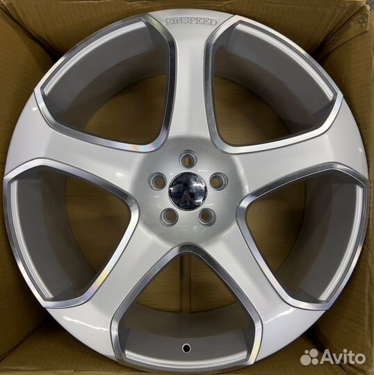 Диски на Audi Ауди Q7 R22