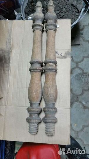Старые деревянные ножки от стола