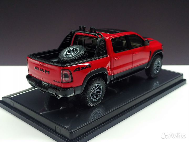 1:43 Dodge RAM 4x4