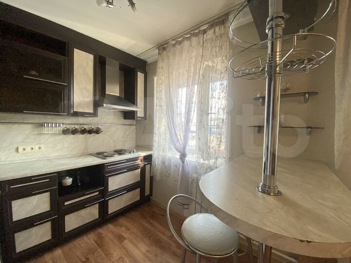 2-к. квартира, 44 м², 3/3 эт.