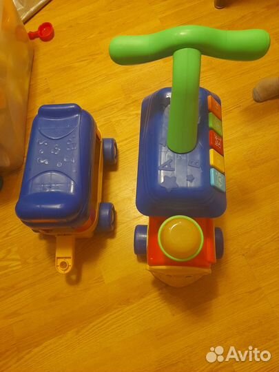 Паровозик -каталка