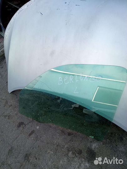 Citroën Berlingo переднее левое стекло