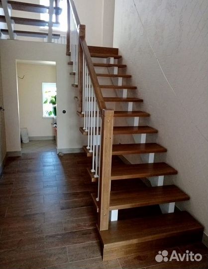Лестница на второй этаж