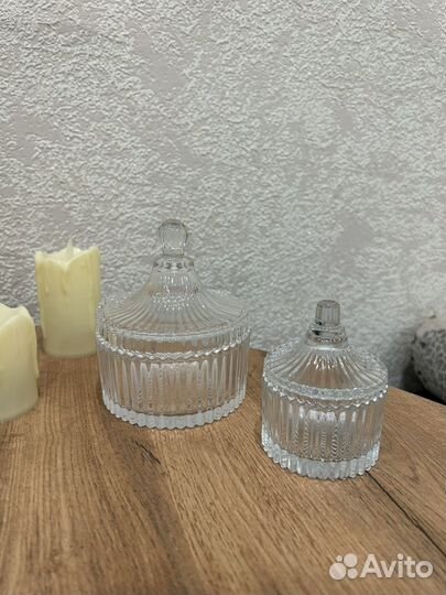 Солонка и сахарница