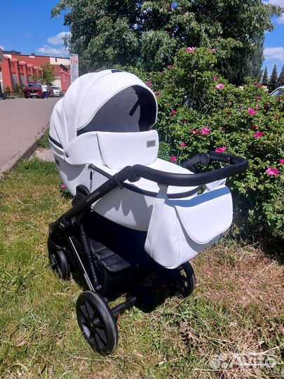 Коляска montana 2в1 riko basic ecco Белая