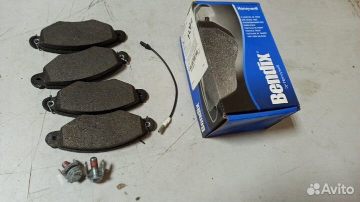 Тормозные колодки переднее Renault Kangoo