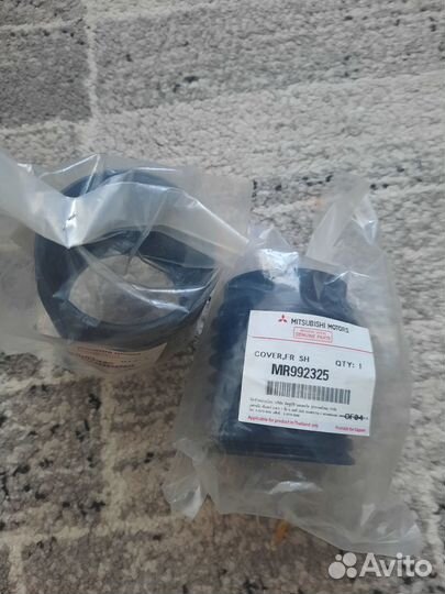 Пыльник стойки амортизатора Mitsubishi L-200