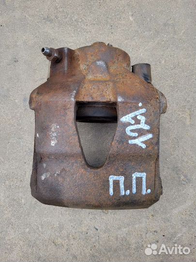 Суппорт передний правый skoda octavia 1 1,6