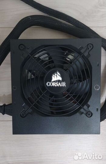 Модульный блок питания Corsair Vengeance V650M