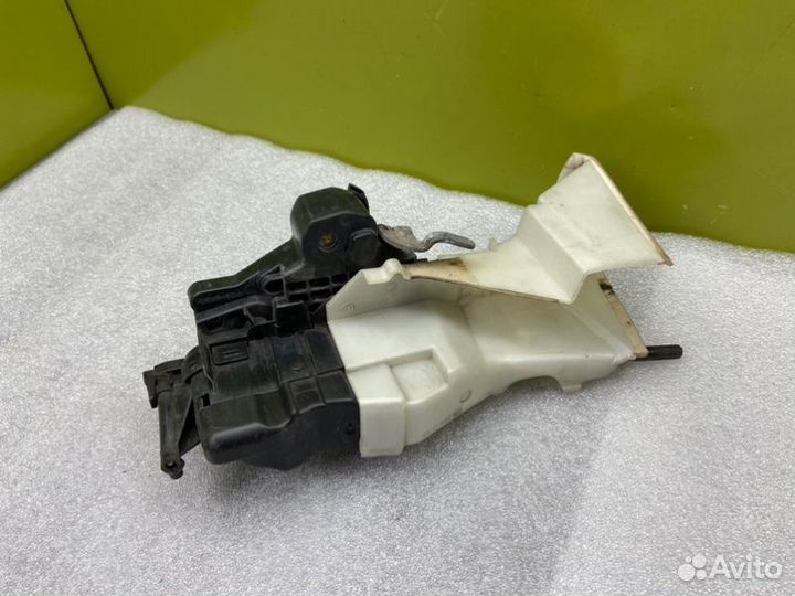 Замок двери передний правый Mercedes-Benz E-Class