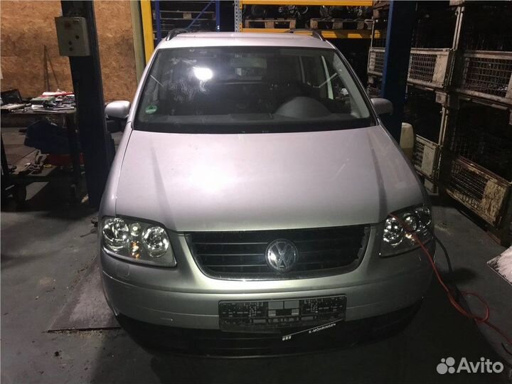Разбор на запчасти Volkswagen Touran