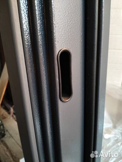 Дверь входная металлическая новая