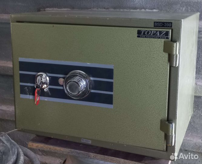 Продам сейф