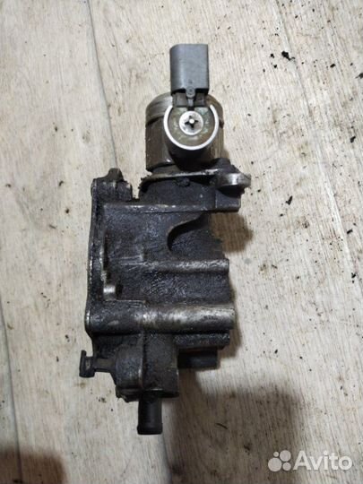 Насос вакуумный Volkswagen Passat Cc 1.8 cdab 2010