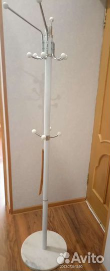 Вешалка для одежды напольная