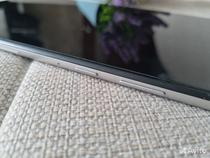 Планшет lenovo TB x606F