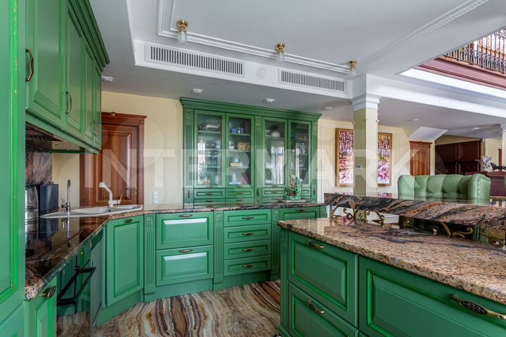 4-к. апартаменты, 225 м², 6/7 эт.