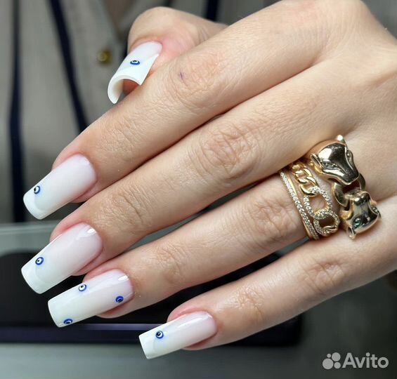Маникюр и педикюр наращивание ногтей мастер