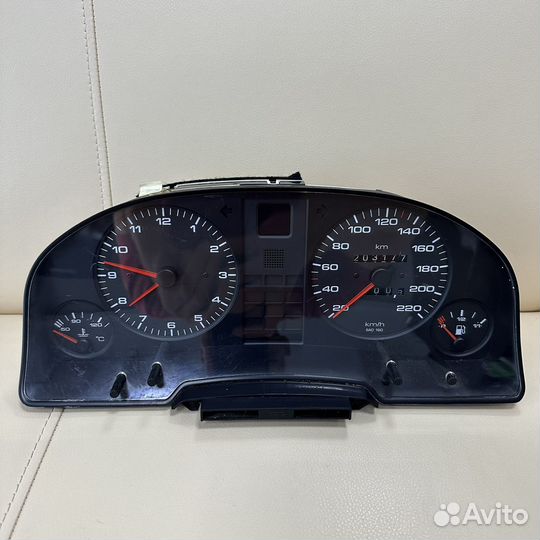 Щиток приборов Audi 80 B4