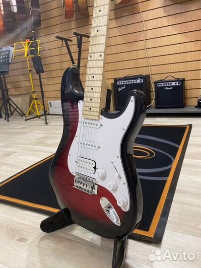 Электрогитара fabio ST200 красная