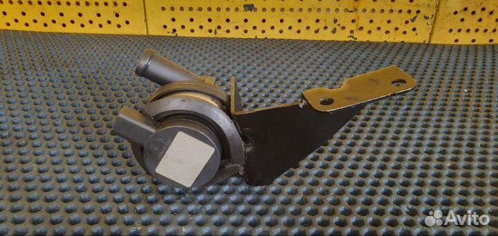 Насос (помпа) Vw Transporter T5