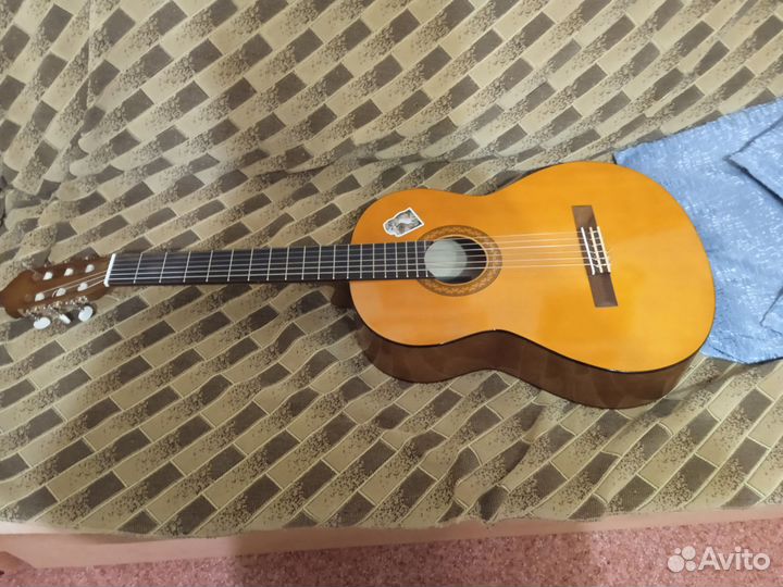 Классическая гитара yamaha c40